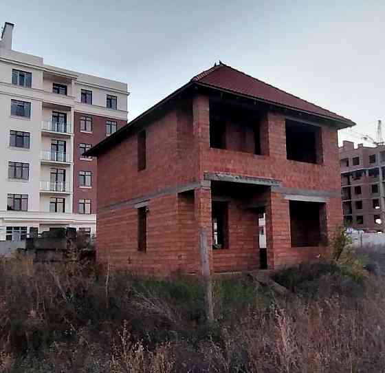 Продам кирпичный дом на 6 сотках земли, ЖМ Парк Совиньон Лиманка