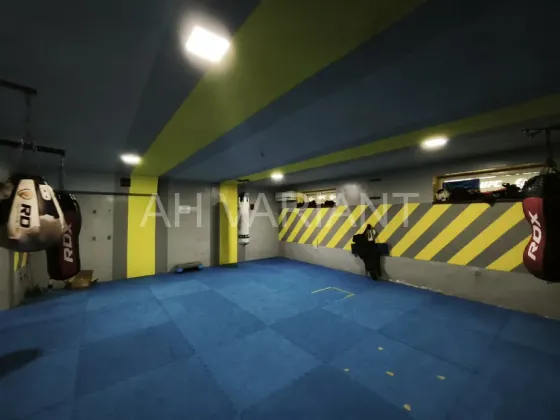 For sale Space In Residential Building area 145 sq.m  at Лінтура 10 Uzhhorod