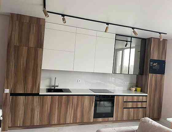 Продаж Квартира 2-кімнатна, 7/16 поверх на Салютна вул., д. 2-Б Киев