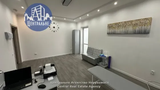 Сдаётся Помещение в жилом доме площадь 129 кв.м 1-й этаж Черновцы Руданського 24 Черновцы