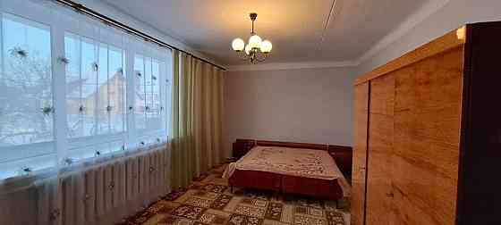 Оренда Квартира 3-кімнатна, 1/2 поверх на вул. Київська Кременець