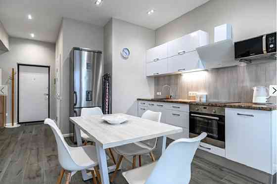 Оренда Квартира 3-кімнатна, 3/13 поверх на Аркадиевский пер., 9/1 Одесса