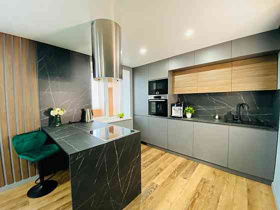 Продаж Квартира 4-кімнатна, 11/18 поверх на Дмитра Чижевського вул., д. 2А Київ