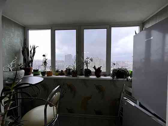 Оренда Квартира 2-кімнатна, 18/18 поверх на Ревуцького, 42 Kiev