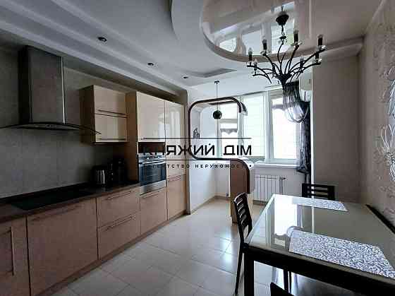 Оренда Квартира 4-кімнатна, 11/36 поверх на Срибнокильская ул. Київ