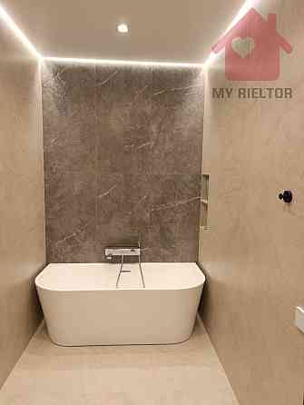 Продаж Квартира 3-кімнатна, 8/8 поверх на Собранецька Ужгород