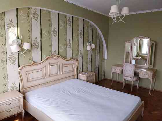 Оренда Квартира 2-кімнатна, 15/16 поверх на бульв. Лесі Українки, 36 Б Киев