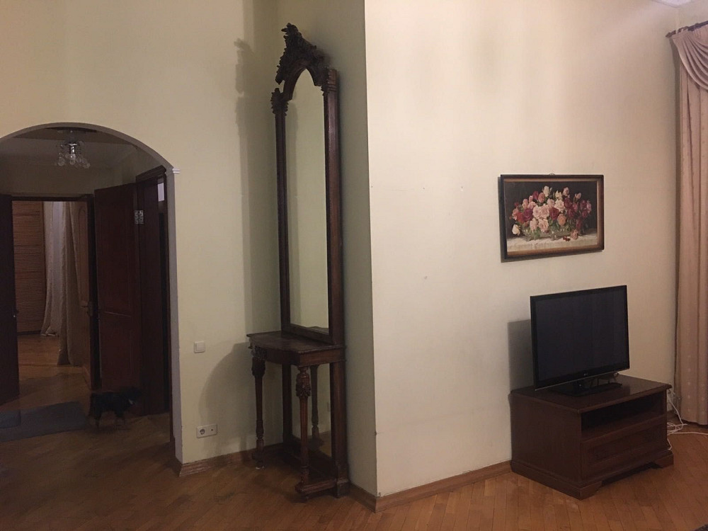 Продаж Квартира 3-кімнатна, 4/5 поверх на Хмельницького Богдана вул., д. 10 Київ - фото 5