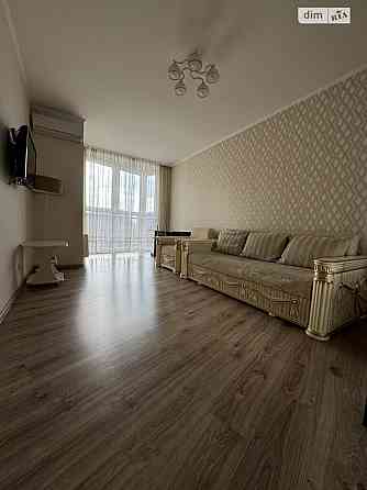 Оренда Квартира 1-кімнатна, 12/25 поверх на Драгоманова, 2б Київ