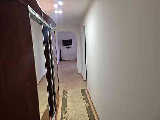 Оренда Квартира 3-кімнатна, 5/7 поверх на Південний б-р Івано-Франківськ