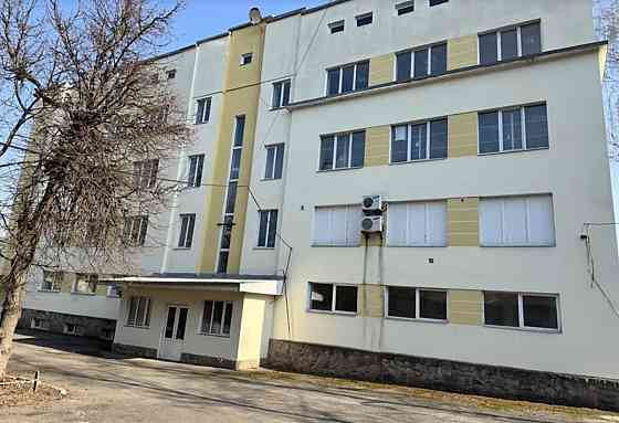 Продаж комерційного приміщення на вул. Вояків дивізії Галичина 21, площа 2500 кв.м Тернопіль