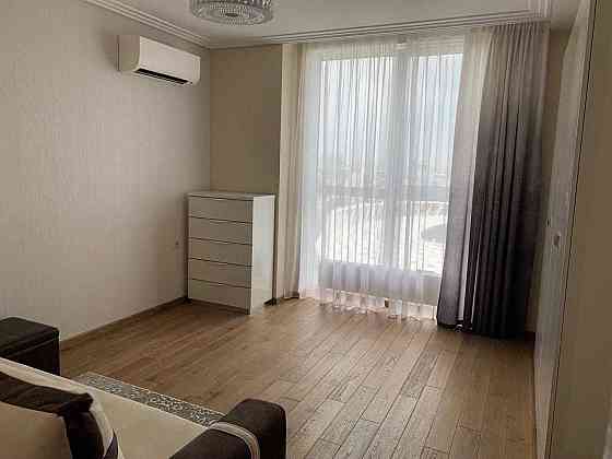 Продаж Квартира 2-кімнатна, 8/25 поверх на Ділова вул., д. 2Б Київ