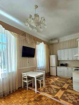 Продаж Квартира 3-кімнатна, 2/4 поверх на Саксаганського вул. вул., д. 41-В Kiev