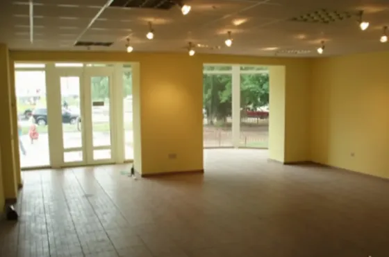 Продаж Приміщення в житловому будинку площа 85 кв.м 1-й поверх на Грушевського 63 Ужгород