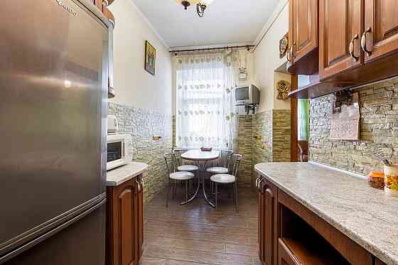 Продаж 3к Квартира 131 кв.м Гнатюка Володимира вул. L'viv