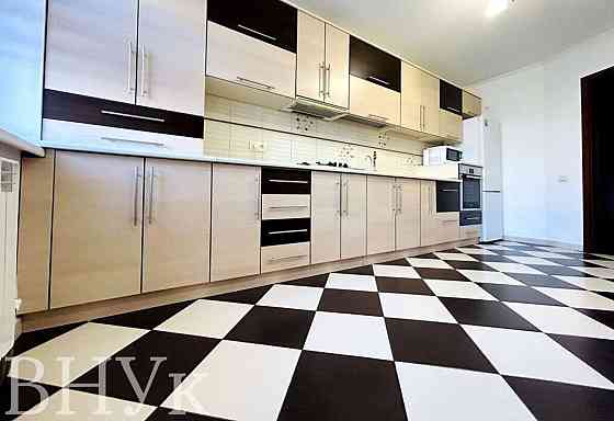 Продаж Квартира 4-кімнатна, 5/9 поверх на 15 квітня Тернопіль