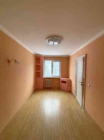 Продаж Квартира 2-кімнатна, 3/5 поверх на Мрії вул., д. 17б Киев