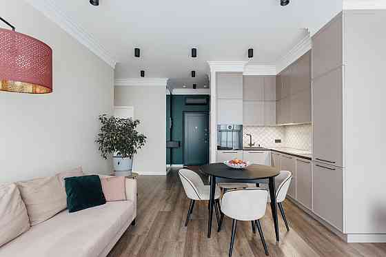 Продаж Квартира 2-кімнатна, 17/24 поверх на Генуэзская, 1/3/1 Одеса