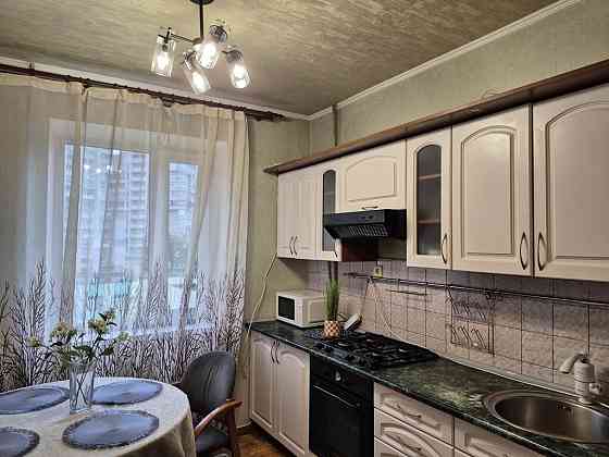 Оренда Квартира 3-кімнатна, 5/10 поверх на улица Драгоманова, д.25 Київ