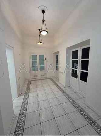 Оренда Будинок 4-кімнатний на Антоновича вул., 10А Киев