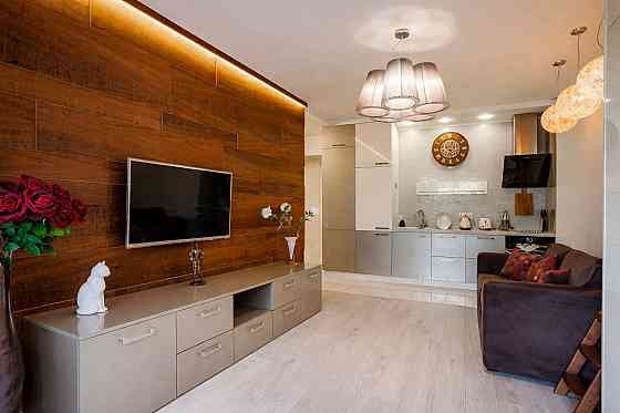 Продаж Квартира 1-кімнатна, 5/5 поверх на Лаврська вул., д. 8 Київ