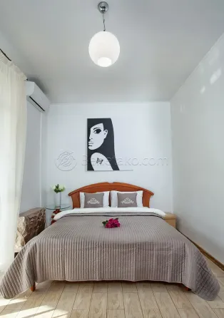 For rent 2-room Apartment 65 sq.m Военный спуск, 5/1 Odessa