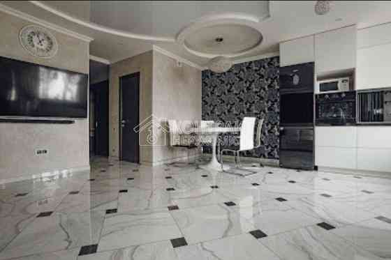 Продаж Квартира 3-кімнатна, 18/19 поверх на вул. Сухумська Kharkiv