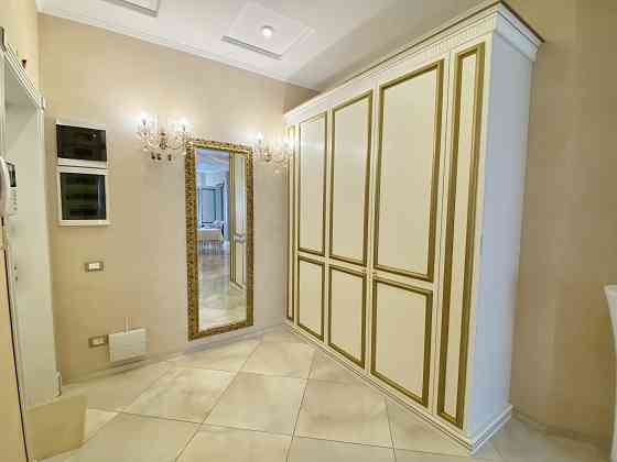 Продам 2 комнатную квартиру с кухней -гостинной на пр. Шевченко в Климовском доме Одеса