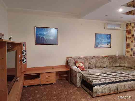 Оренда Квартира 1-кімнатна, 15/16 поверх на Драгоманова, 40б Київ