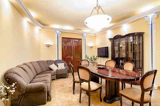 Продаж Квартира 3-кімнатна, 3/3 поверх на вул. Стефаника Василя Львов