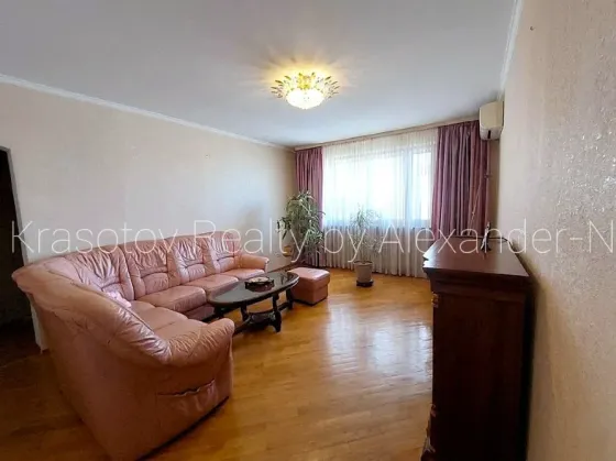 Продаж 3к Квартира 65 кв.м Инглези, 3/3 Одеса