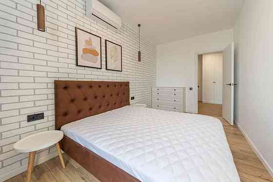 Продаж Квартира 2-кімнатна, 15/25 поверх на Драгоманова, 2Б Киев