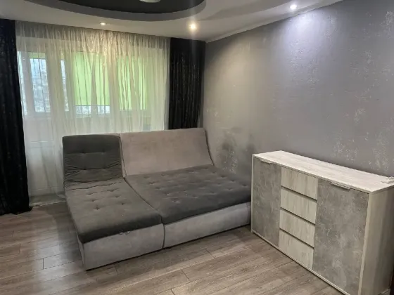 Продаж 1к Квартира 40 кв.м ж\м Тополь -2 дом. 42 Дніпро