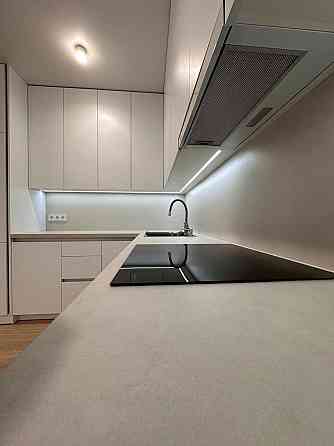 Продаж Квартира 1-кімнатна, 24/26 поверх на Олександра Олеся вул., д. 8/17 Kiev