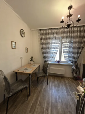 Оренда Квартира 1-кімнатна, 12/15 поверх на вул. Срібнокільська, 8 Kiev