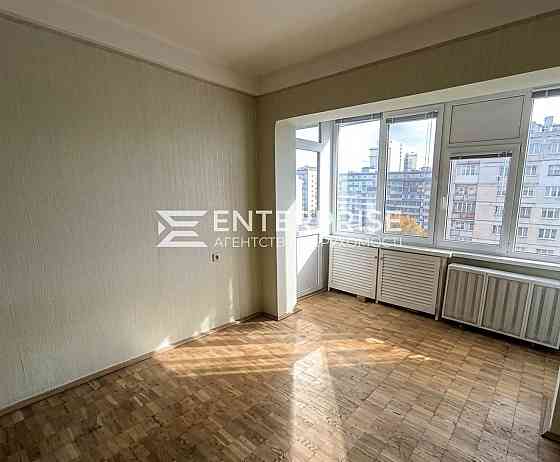 Продаж Квартира 3-кімнатна, 6/9 поверх на вул. Шулявская Київ