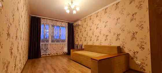 Оренда Квартира 3-кімнатна, 10/12 поверх на Харьковское шоссе Київ