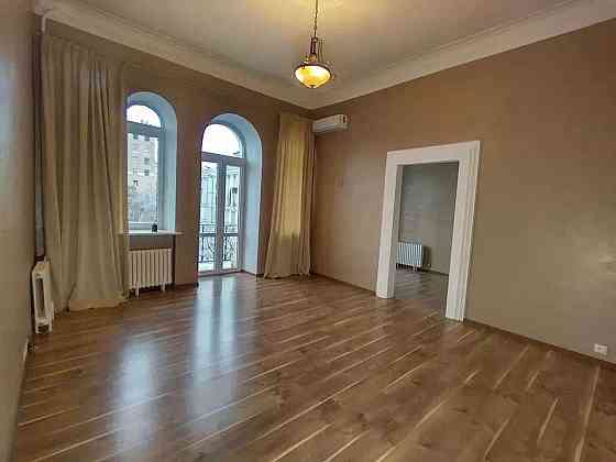 Оренда Квартира 3-кімнатна, 5/5 поверх на Лютеранська, 6 Киев