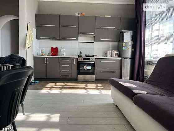 Продаж Квартира 3-кімнатна, 10/11 поверх на ул.Тополевая Одеса