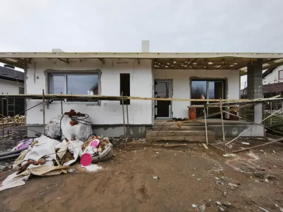 Продаж 1-поверховий Будинок з ділянкою 7.5 сот 140 кв.м 4 кімн. на Зелена Ужгород