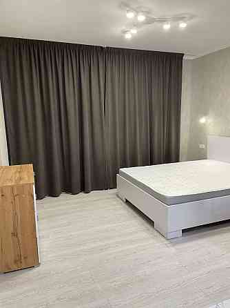 Оренда Квартира 1-кімнатна, 10/27 поверх на Бажана Миколи, 17а Киев