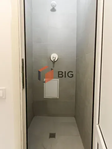 Продаж    Назарія Яремчука (Єршова) вулиця Луцьк - фото 1