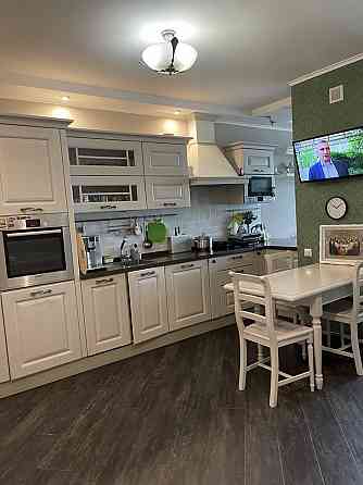 Продаж Квартира 3-кімнатна, 9/22 поверх на Вишгородська вул., д. 45 Київ