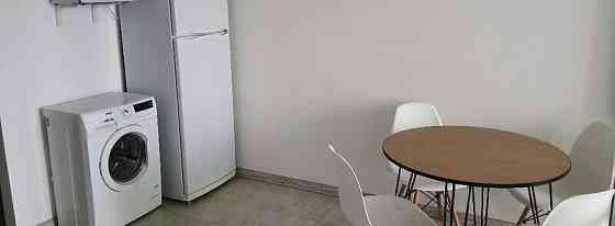 Оренда Квартира 1-кімнатна, 30/30 поверх на Харьковское шоссе, 19а Киев