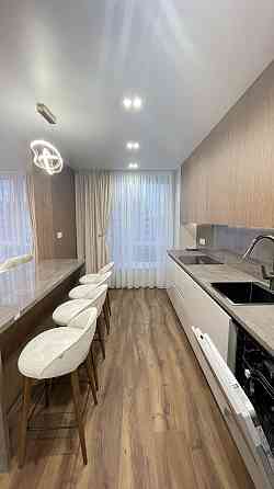 Продаж Квартира 2-кімнатна, 10/13 поверх на Південний б-р Ivano-Frankivs'k