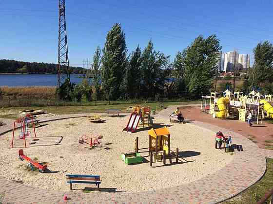 Оренда Квартира 3-кімнатна, 15/17 поверх на ул. Николая Ушакова, 1б Київ