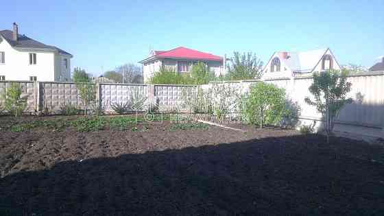 Продаж Будинок 8-кімнатний на вул. Зоряна Kharkiv