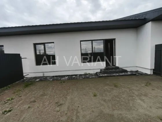 Продажа 1-этажный Коттедж с участком 2.5 сот 105 кв.м 4 комн. на Петра Угляренка Ужгород