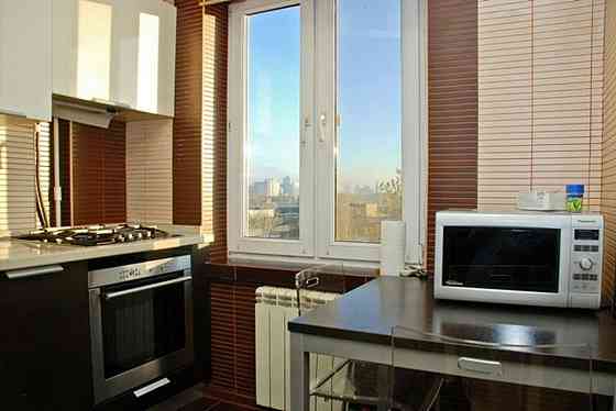 Оренда Квартира 2-кімнатна, 7/9 поверх на Березняковская ул., 38 Київ