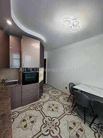 Оренда Будинок 2-кімнатний на Юлії Здановської вул., 73А Київ